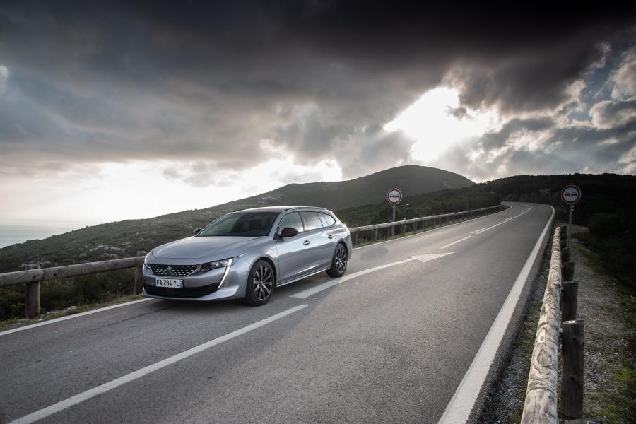  Peugeot 508 SW GT Line 2018 года  (WW) (фото 5 из 43)